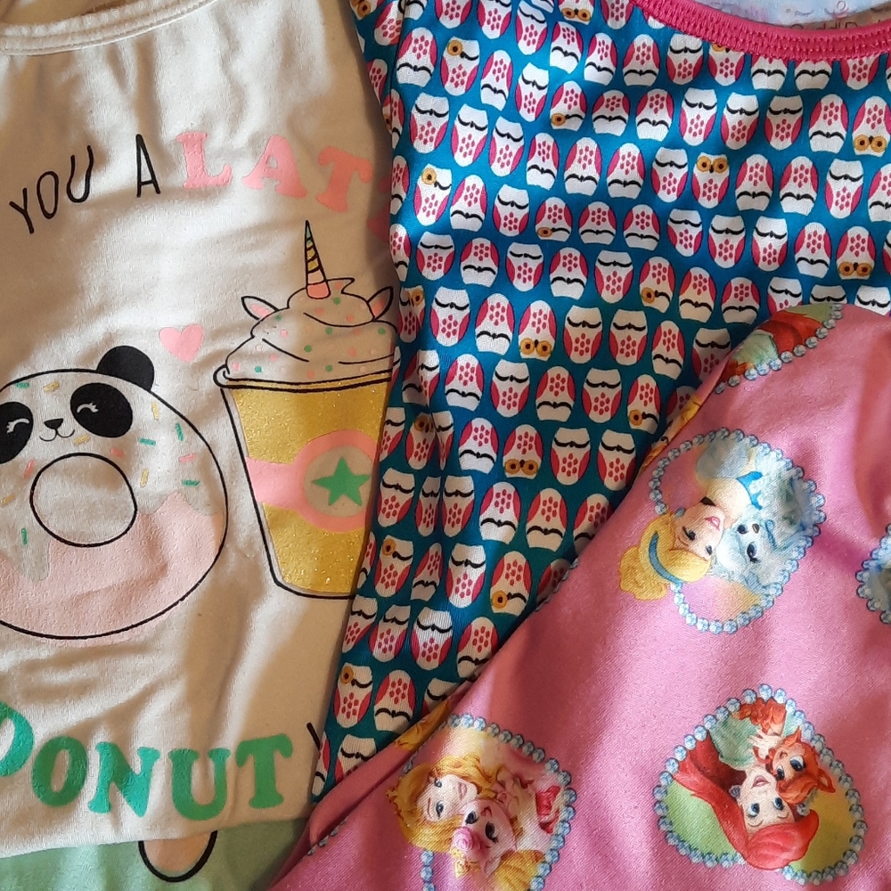 3 pairs of pajamas